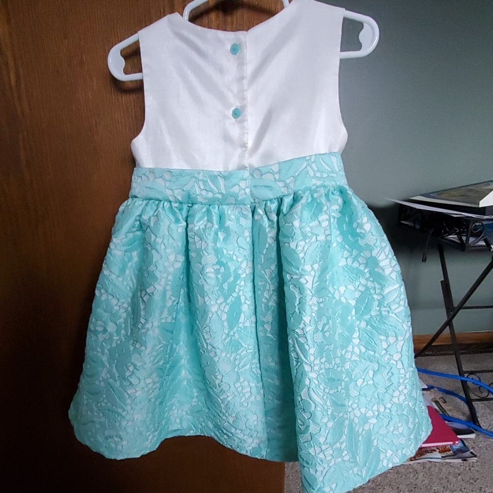 Dress - Picture 2 of 5